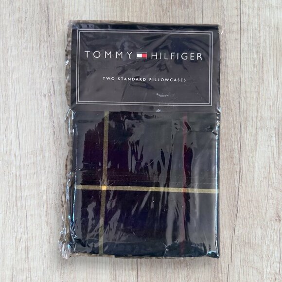 NWT Vintage TOMMY HILFIGER Forester Plaid Pillowcase Set of 2 Standard Size - Picture 1 of 3